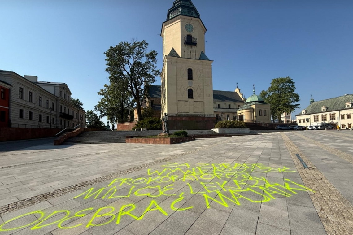 Akt wandalizmu na Placu Najświętszej Maryi Panny w Kielcach. Policja prowadzi czynności