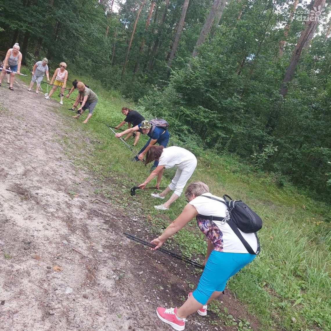 Aktywni seniorzy ćwiczą na Gutwinie Aktywni seniorzy ćwiczą na Gutwinie