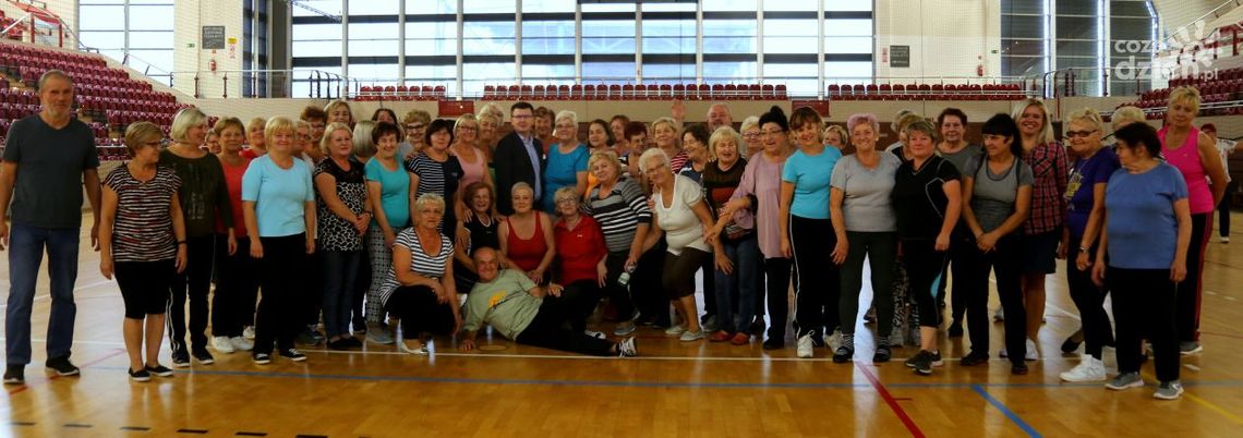 Aktywni seniorzy ruszyli na parkiet (zdjęcia) Aktywni seniorzy ruszyli na parkiet (zdjęcia)