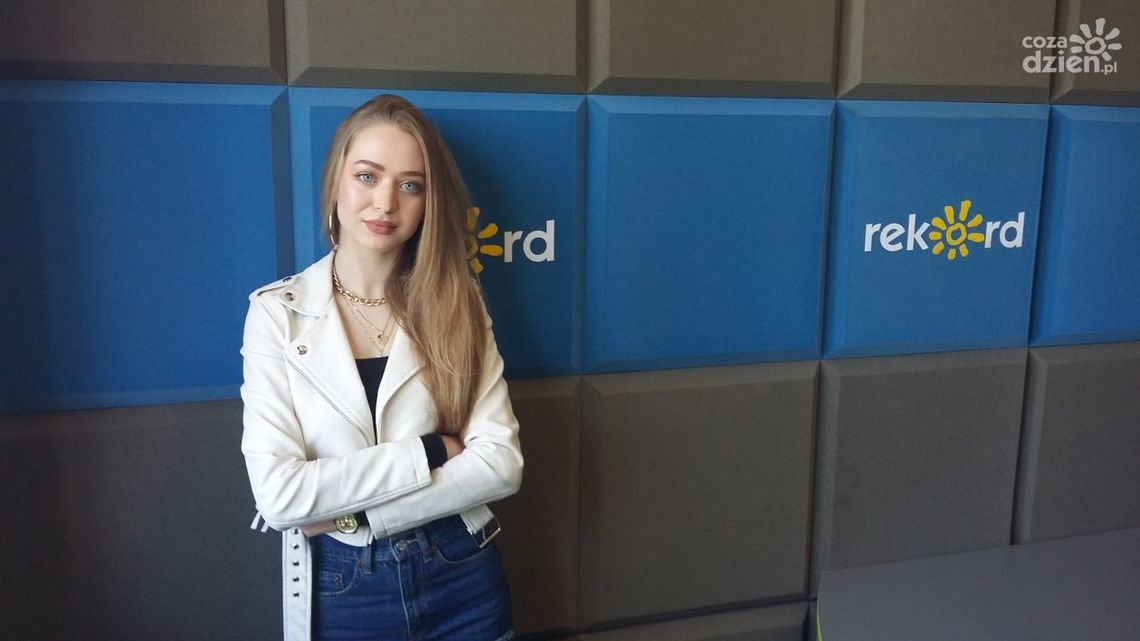 Alicja Śmielak (ALA): Piosenka "Świecę jaśniej" jest o mnie, w niej jest cała ja! Alicja Śmielak (ALA): Piosenka "Świecę jaśniej" jest o mnie, w niej jest cała ja!