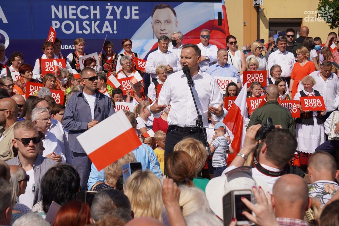Andrzej Duda zwycięża we wszystkich gminach powiatu ostrowieckiego