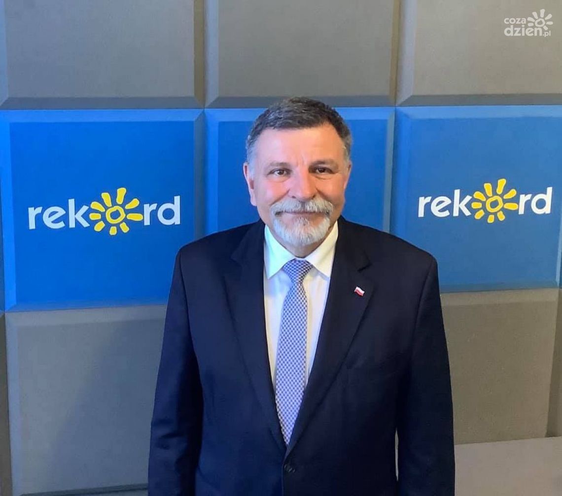 Andrzej Kryj: Mieszkanie bez wkładu własnego będzie szansą dla wielu młodych osób na życiowym starcie. Między innymi to zakłada Polski Ład. Andrzej Kryj: Mieszkanie bez wkładu własnego będzie szansą dla wielu młodych osób na życiowym starcie. Między innymi to zakłada Polski Ład.