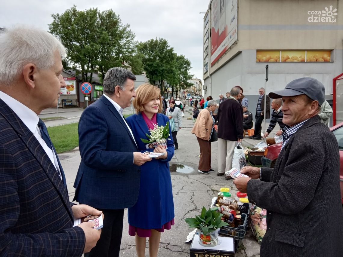 Anna Krupka spotkała się z mieszkańcami Ostrowca Świętokrzyskiego Anna Krupka spotkała się z mieszkańcami Ostrowca Świętokrzyskiego