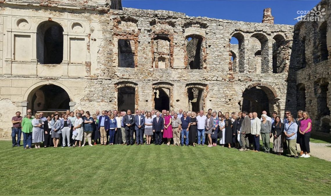 „Archeologia ogrodów historycznych” w Zamku Krzyżtopór w Ujeździe „Archeologia ogrodów historycznych” w Zamku Krzyżtopór w Ujeździe