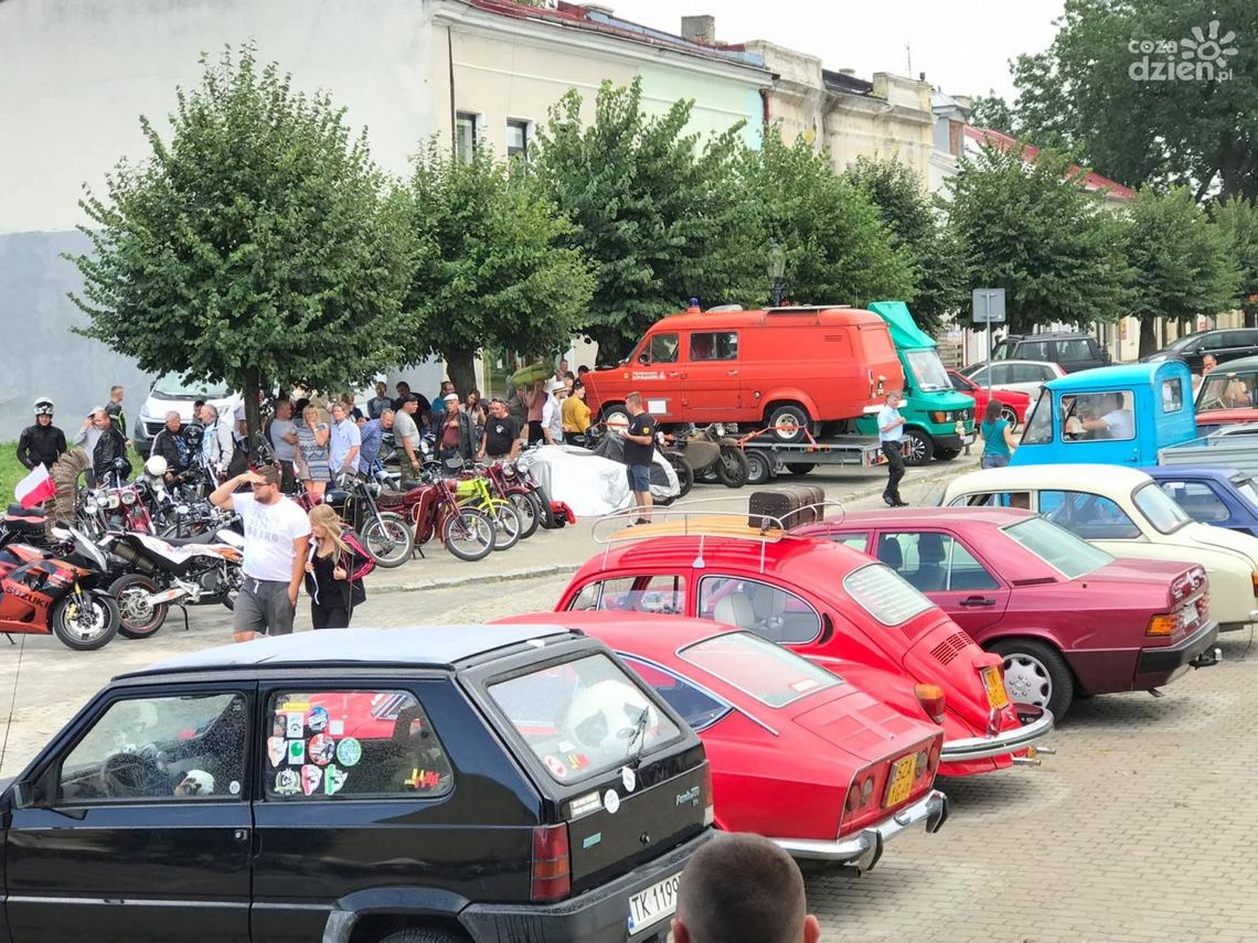 Auta "z duszą" zaparkowały w Opatowie Auta "z duszą" zaparkowały w Opatowie