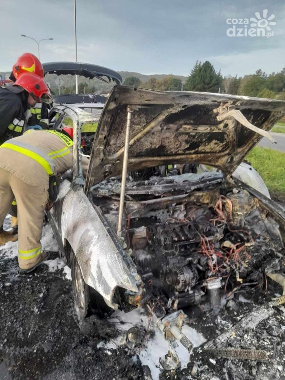 Auto stanęło w płomieniach na ul. Krakowskiej Auto stanęło w płomieniach na ul. Krakowskiej