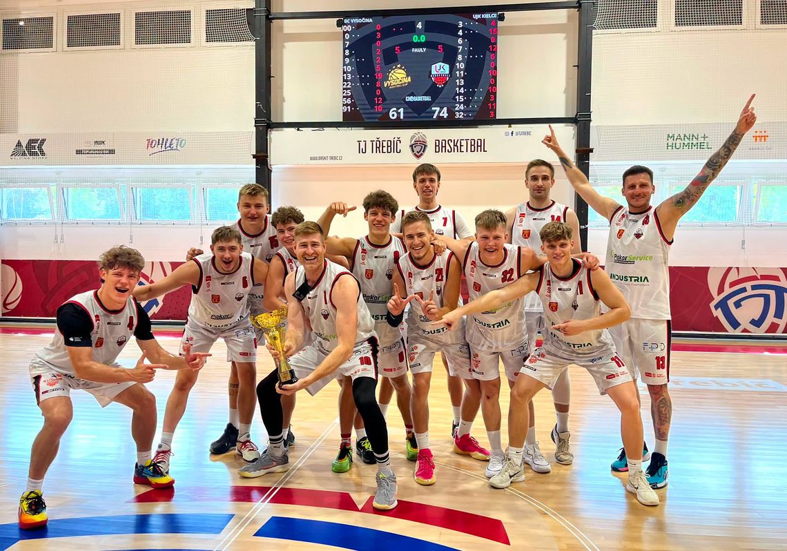 AZS UJK Kielce najlepszy w Tournament of 4. Kieleccy koszykarze wrócili z Czech z pucharem AZS UJK Kielce najlepszy w Tournament of 4. Kieleccy koszykarze wrócili z Czech z pucharem