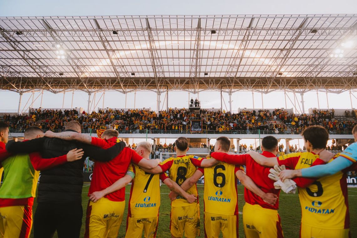 Cudowne trafienie Błanika zapewnia zwycięstwo i najprawdopodobniej utrzymanie! Korona Kielce 1:0 Widzew Łódź