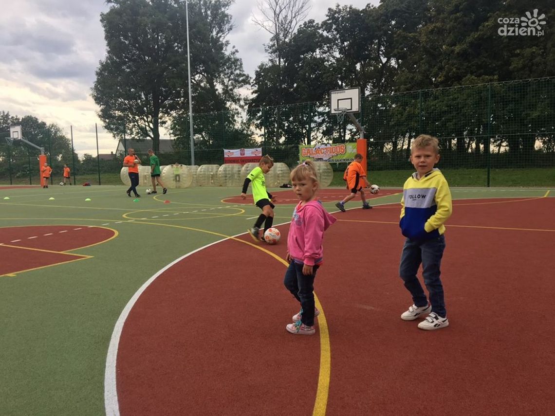 Bałtów - sportowe emocje na nowym boisku Bałtów - sportowe emocje na nowym boisku