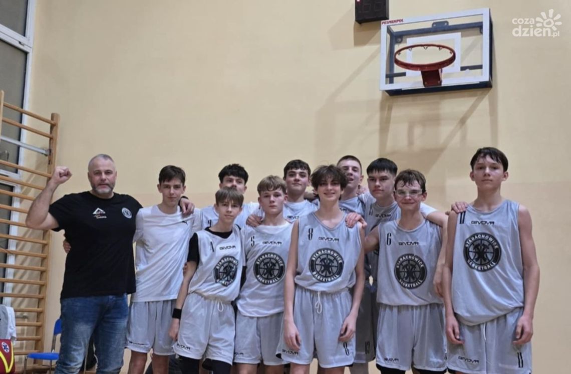 Basket Starachowice wygrywa z Oknoplast Basket Kraków