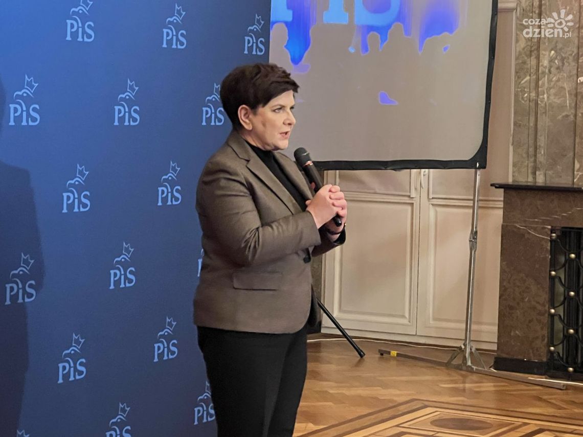 Beata Szydło i minister Andrzej Adamczyk odwiedzają Kielce Beata Szydło i minister Andrzej Adamczyk odwiedzają Kielce