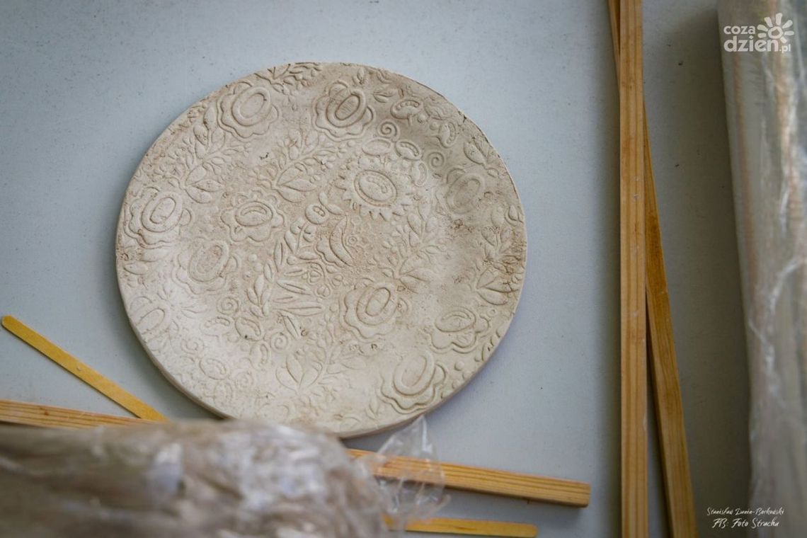 Będą pletli niepowtarzalne wianki Będą pletli niepowtarzalne wianki