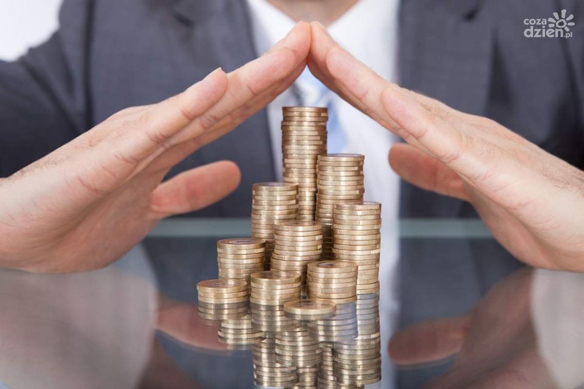 Bezpieczna pożyczka na raty przez internet? - Porównaj oferty i skorzystaj z porad ekspertów finansowych