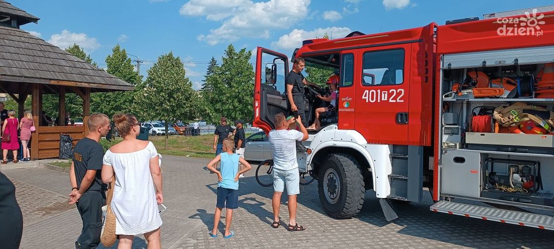 Bezpieczne Wiślickie Lato z buskimi strażakami w Wiślicy Bezpieczne Wiślickie Lato z buskimi strażakami w Wiślicy