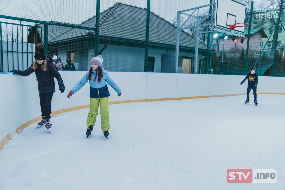 Bezpłatna nauka jazdy na łyżwach na opatowskim lodowisku Bezpłatna nauka jazdy na łyżwach na opatowskim lodowisku
