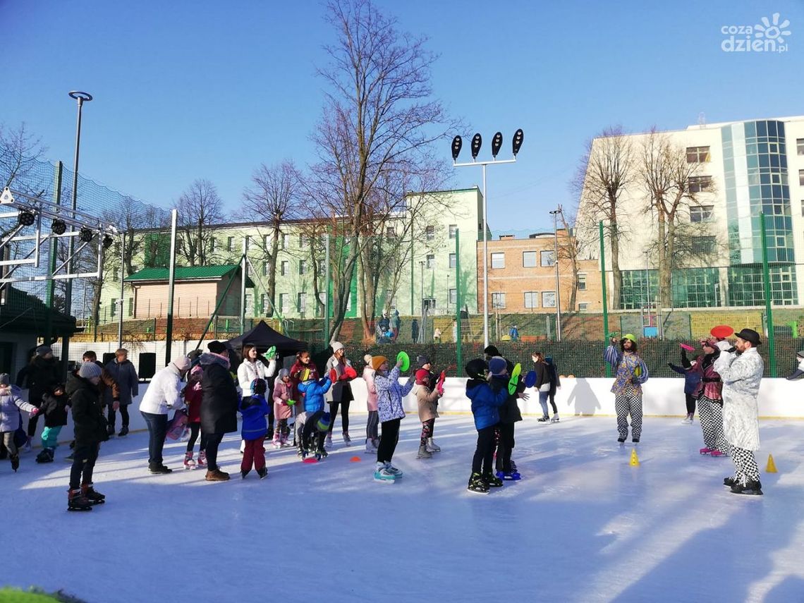 Bezpłatne lodowisko w Opatowie Bezpłatne lodowisko w Opatowie