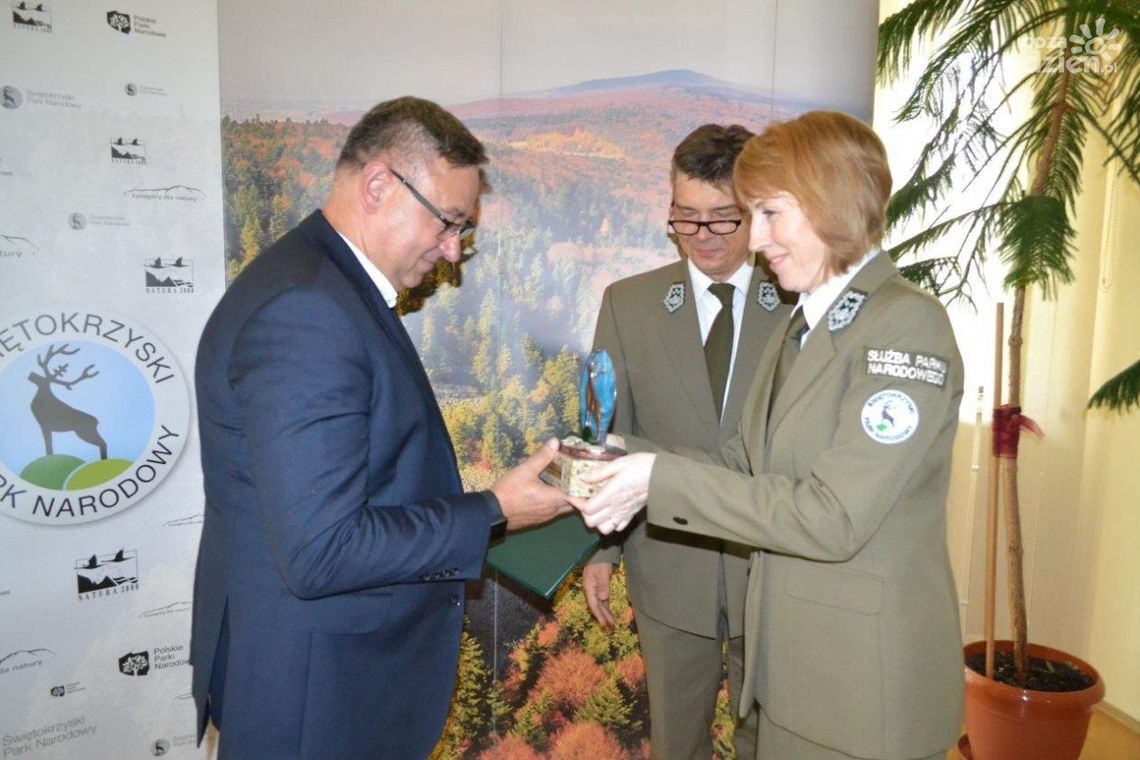 Bieliny: Sławomir Kopacz uhonorowany tytułem "Przyjaciela Świętokrzyskiego Parku Narodowego" Bieliny: Sławomir Kopacz uhonorowany tytułem "Przyjaciela Świętokrzyskiego Parku Narodowego"
