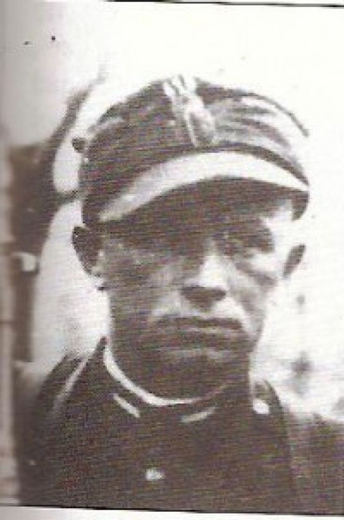 Bohater wraca do ojczyzny. Rozpoczęła się ekshumacja "Tarzana" Bohater wraca do ojczyzny. Rozpoczęła się ekshumacja "Tarzana"