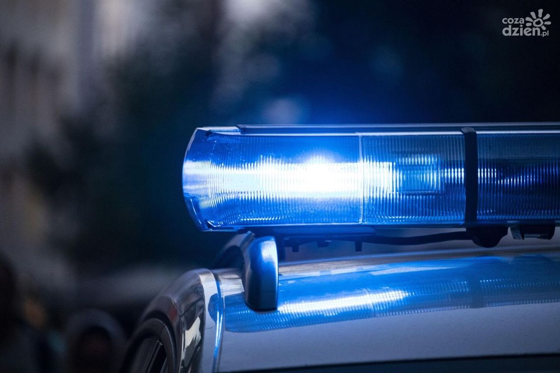 Bohaterska akcja policjantów uratowała życie kobiety Bohaterska akcja policjantów uratowała życie kobiety