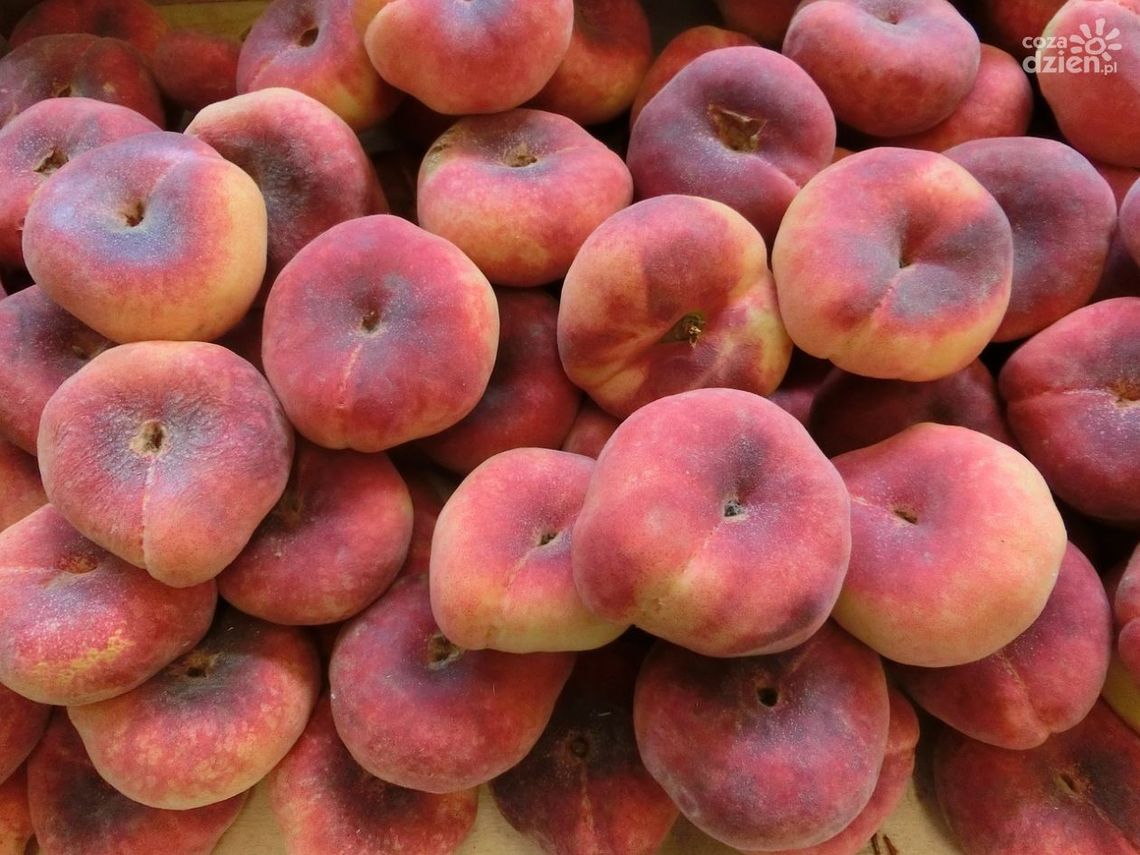 Brzoskwinie płaskoowocowe - hit czy kit? Wszystko o Galaxy i Saturn Brzoskwinie płaskoowocowe - hit czy kit? Wszystko o Galaxy i Saturn