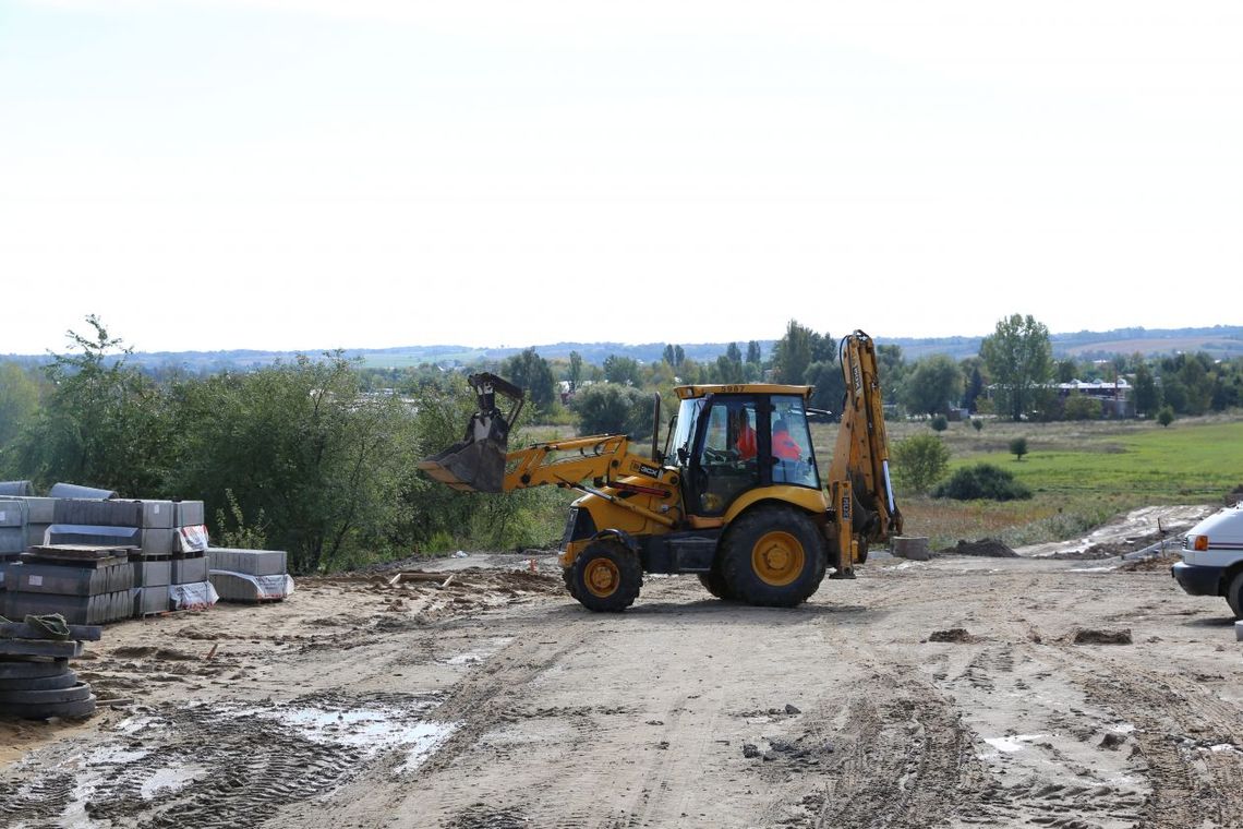 Budowa bocznej od Denkowskiej idzie pełną parą Budowa bocznej od Denkowskiej idzie pełną parą