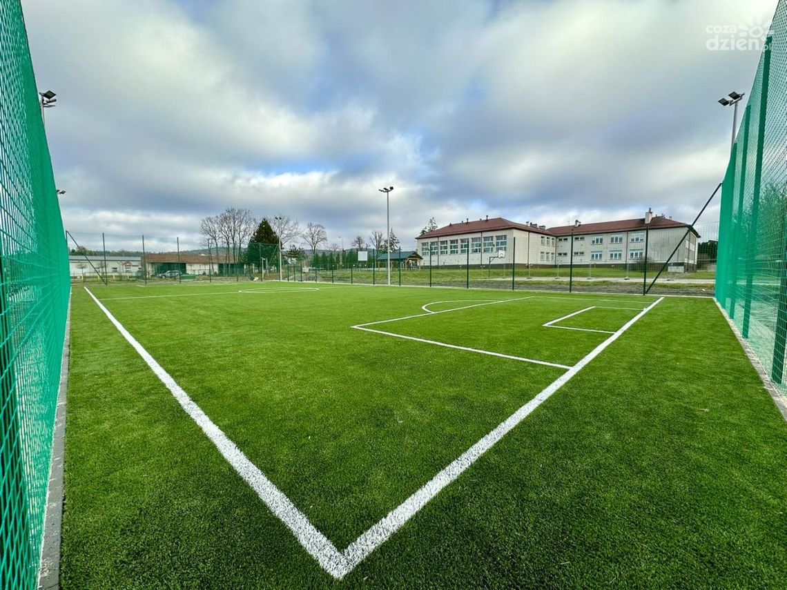 Budowa boisk przy SP 23 z ministerialnym wsparciem Budowa boisk przy SP 23 z ministerialnym wsparciem