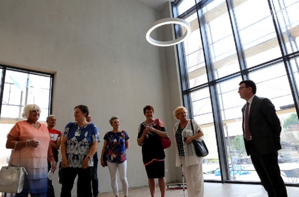 Budynek R1 rośnie w oczach - będzie miejscem spotkań i wystaw Budynek R1 rośnie w oczach - będzie miejscem spotkań i wystaw