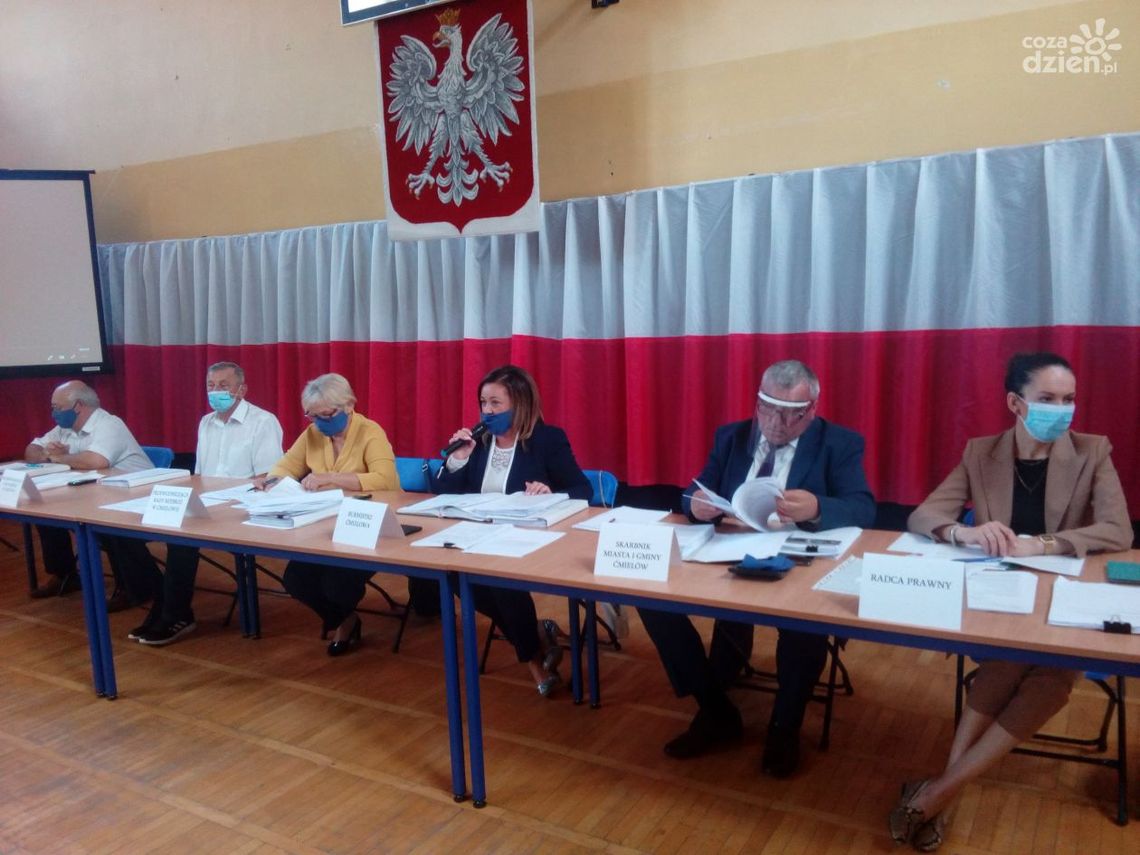 Burmistrz Ćmielowa z absolutorium Burmistrz Ćmielowa z absolutorium