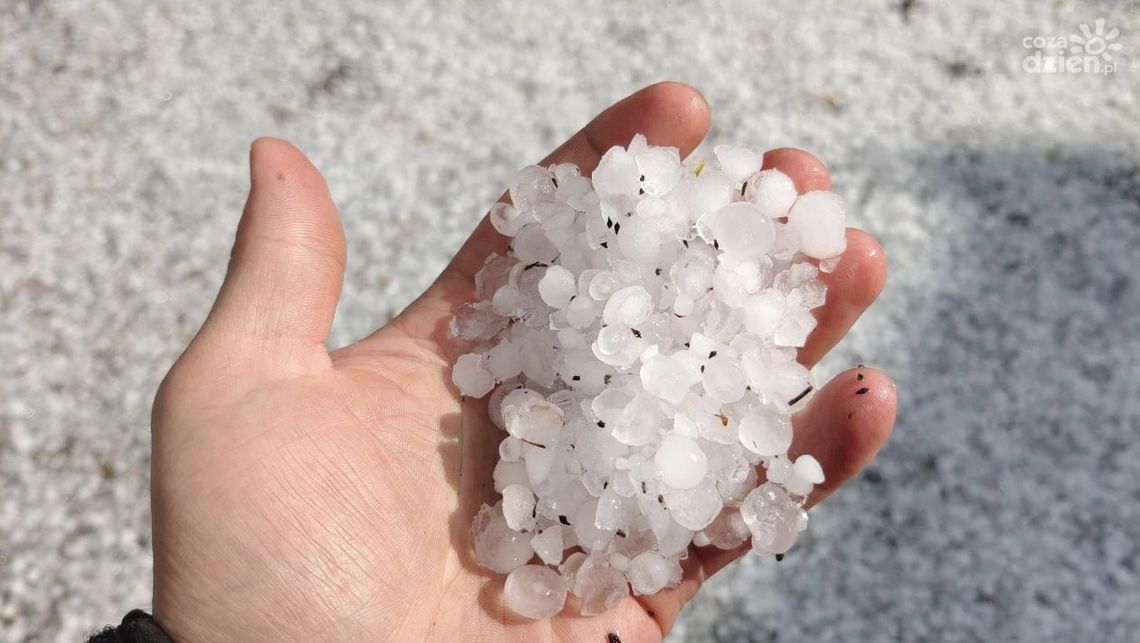 Burze z gradem przeszły przez region