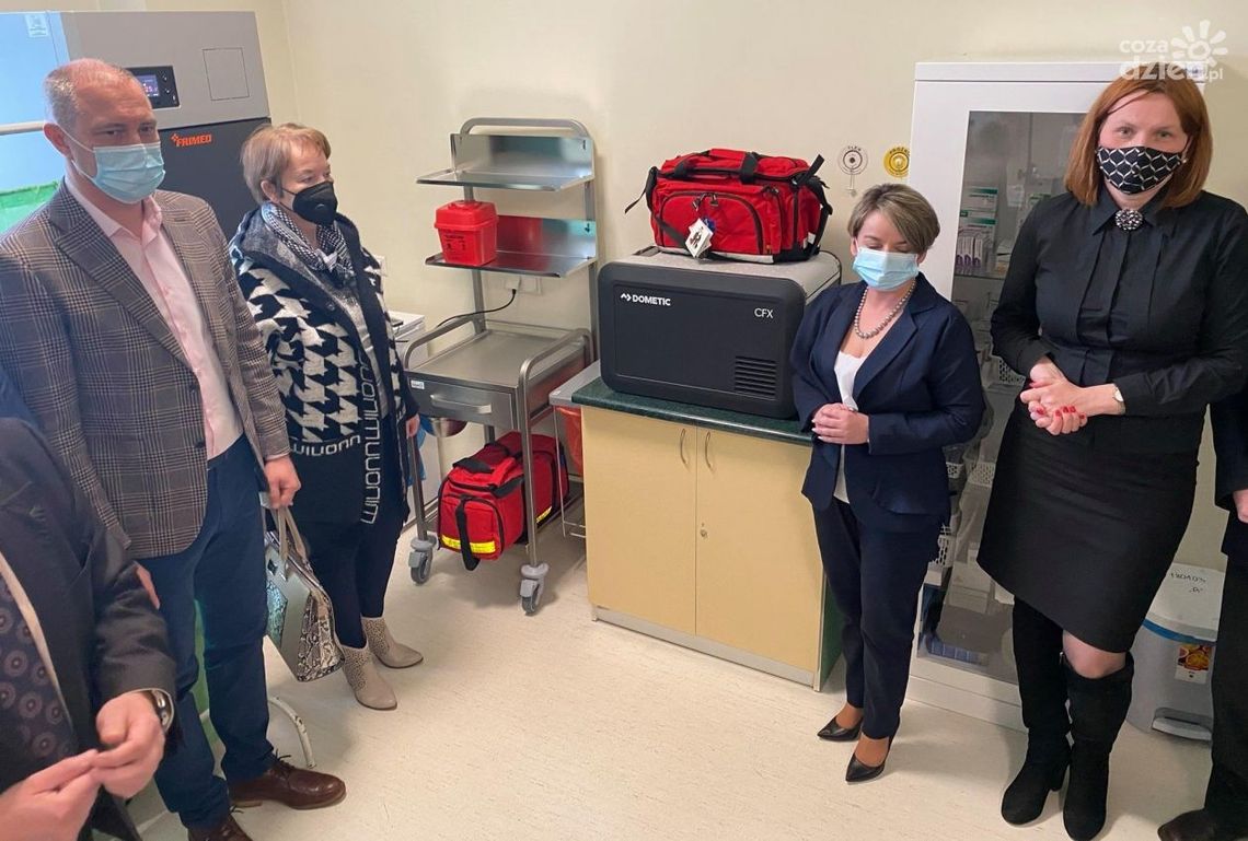 Cementownia Ożarów podarowała sprzęt szpitalowi w Opatowie Cementownia Ożarów podarowała sprzęt szpitalowi w Opatowie