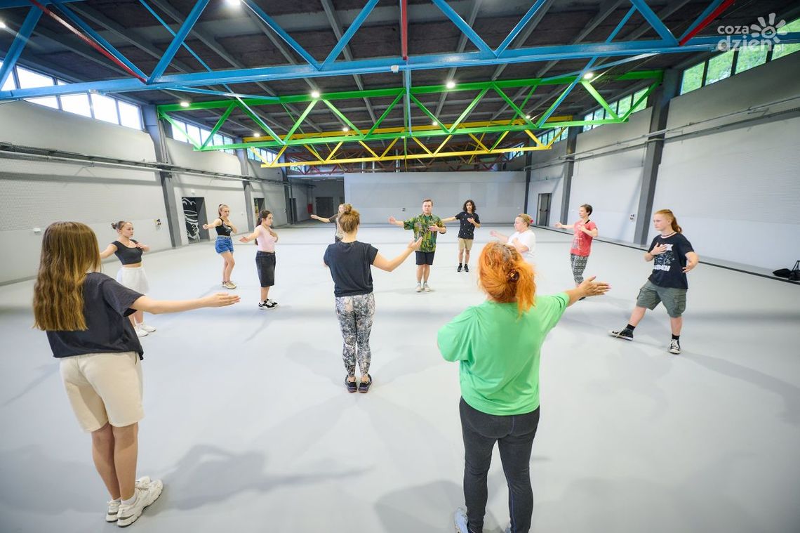 „Cena” - spektakl społeczny inspirowany książką Anny Bikont „Cena” - spektakl społeczny inspirowany książką Anny Bikont