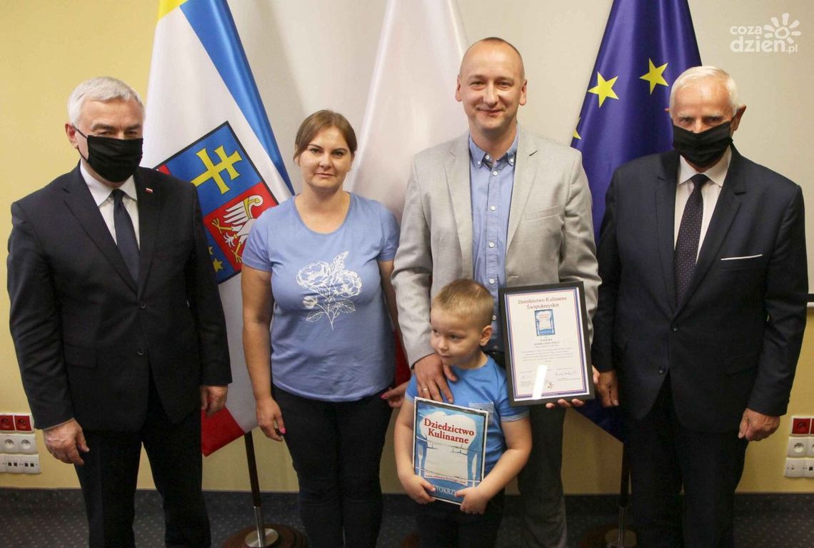 Certyfikaty dziedzictwa kulinarnego regionu dla kolejnych producentów żywności