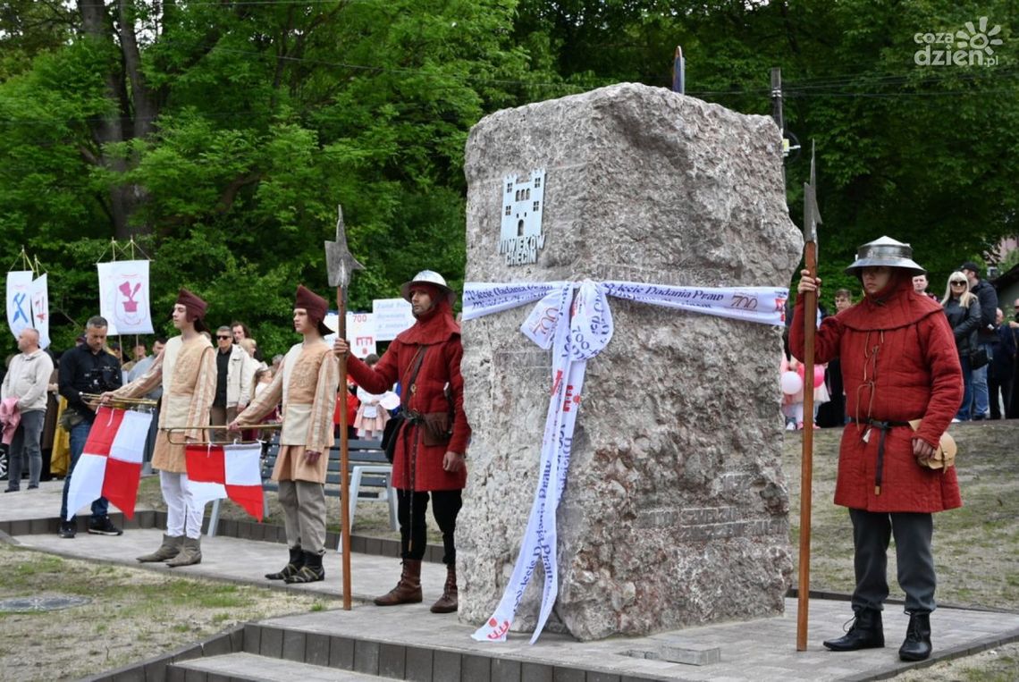 Chęciny obchodziły 700-lecie Nadania Praw Miejskich. Historyczne wydarzenie świętowano iście po królewsku! Chęciny obchodziły 700-lecie Nadania Praw Miejskich. Historyczne wydarzenie świętowano iście po królewsku!