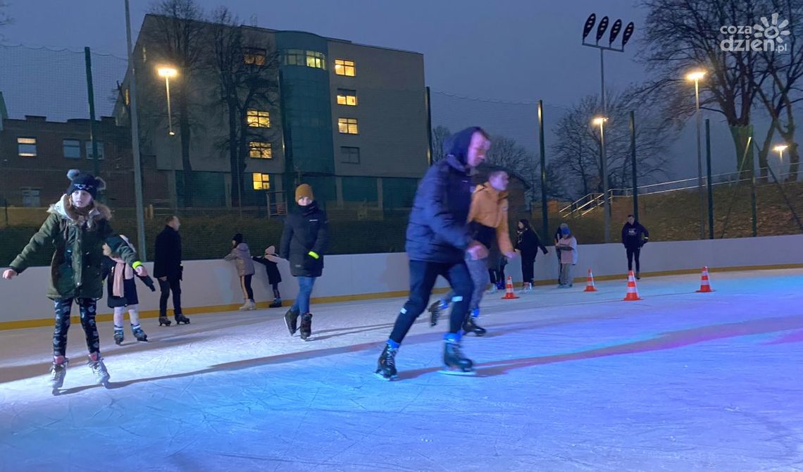 Chętnych do jazdy na łyżwach nie brakuje Chętnych do jazdy na łyżwach nie brakuje