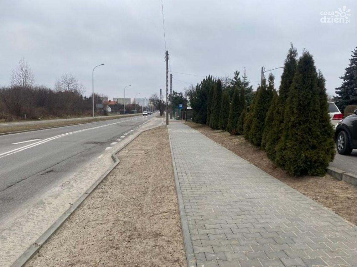 Chodnik na ul. Iłżeckiej przebudowany Chodnik na ul. Iłżeckiej przebudowany
