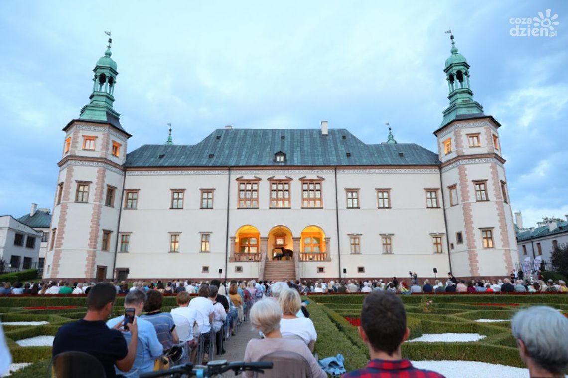 Chopin w zamkowych ogrodach Chopin w zamkowych ogrodach