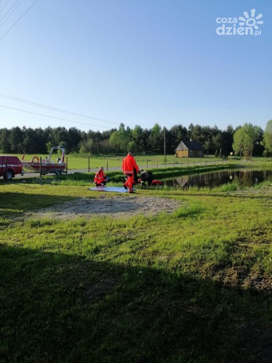 Ciało kobiety w prywatnym stawie