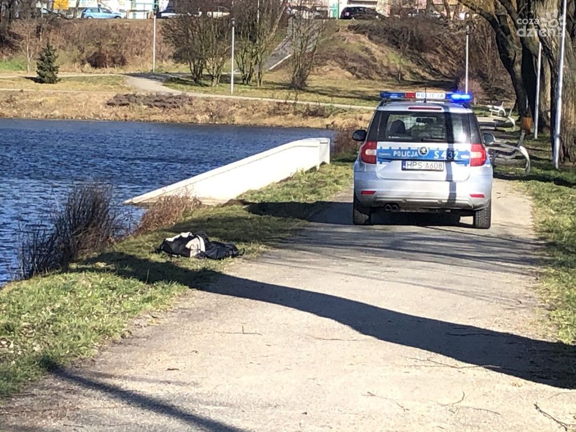 Ciało w stawie. Tragedia w Ostrowcu Świętokrzyskim