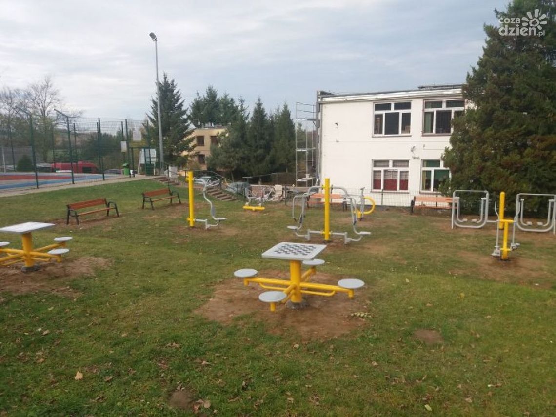 ĆMIELÓW - będzie, gdzie poćwiczyć i odpocząć ĆMIELÓW - będzie, gdzie poćwiczyć i odpocząć