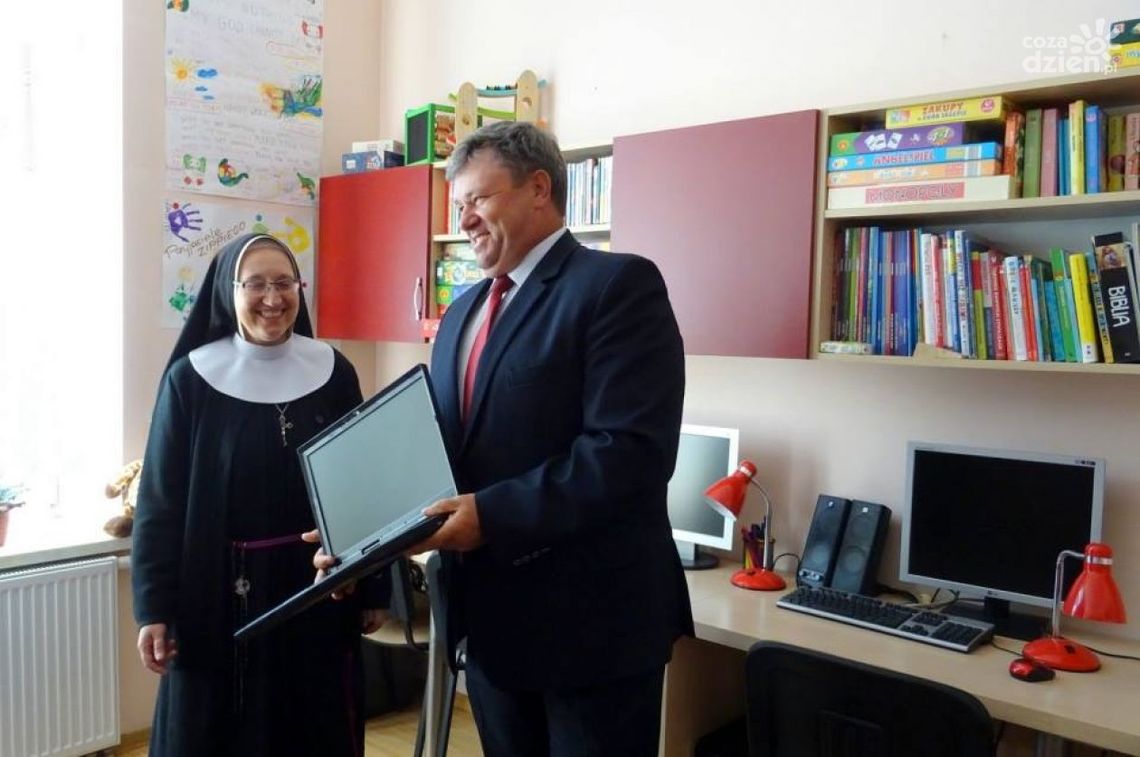 Co starosta Duda dał placówce "Nasz Dom" w Denkowie? Co starosta Duda dał placówce "Nasz Dom" w Denkowie?