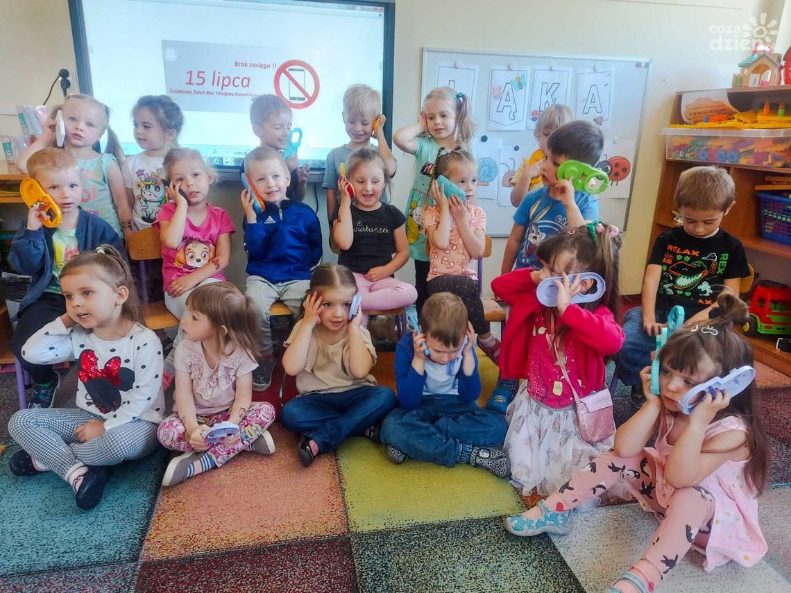 "Co Za Dzieci": Przedszkolaki z 11-tki wiedzą jak świętować Dzień Bez Telefonu "Co Za Dzieci": Przedszkolaki z 11-tki wiedzą jak świętować Dzień Bez Telefonu