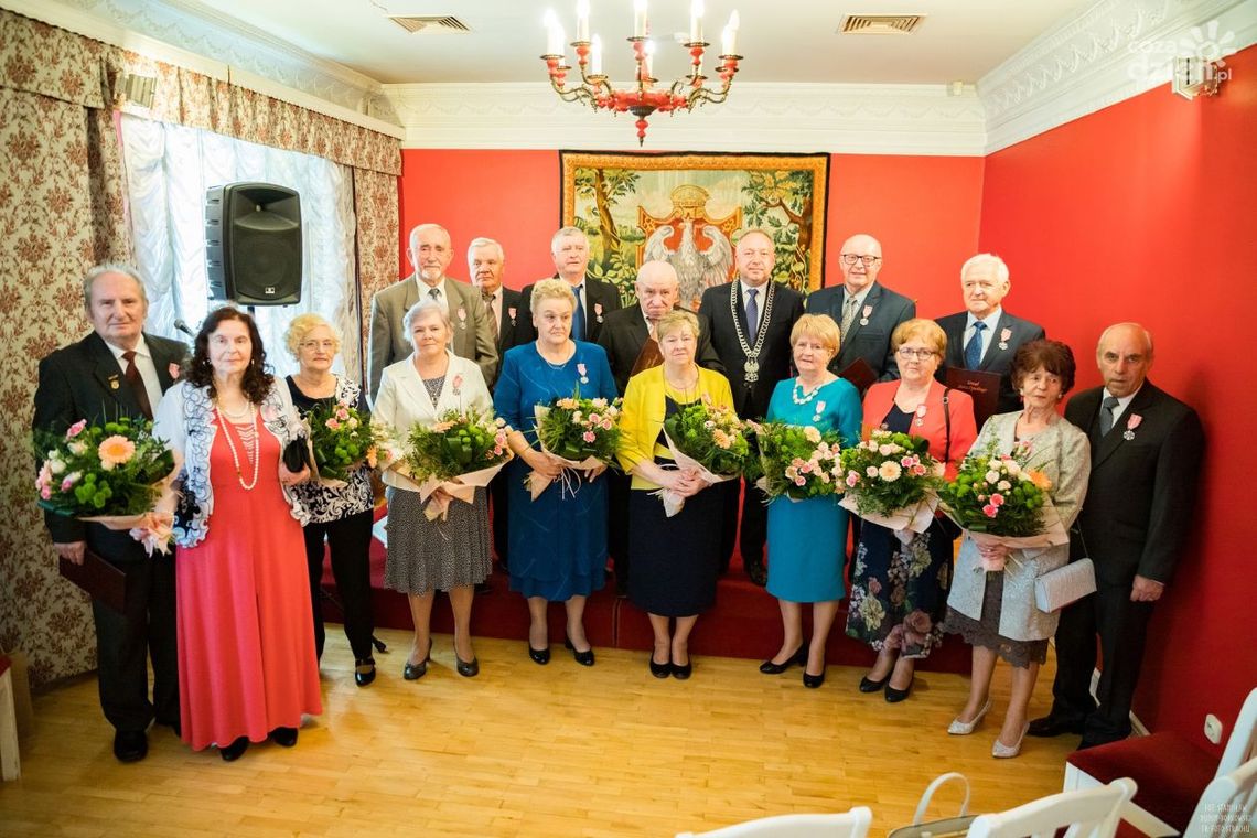 Coraz więcej par małżeńskich z Ostrowca z medalami od Prezydenta RP Coraz więcej par małżeńskich z Ostrowca z medalami od Prezydenta RP