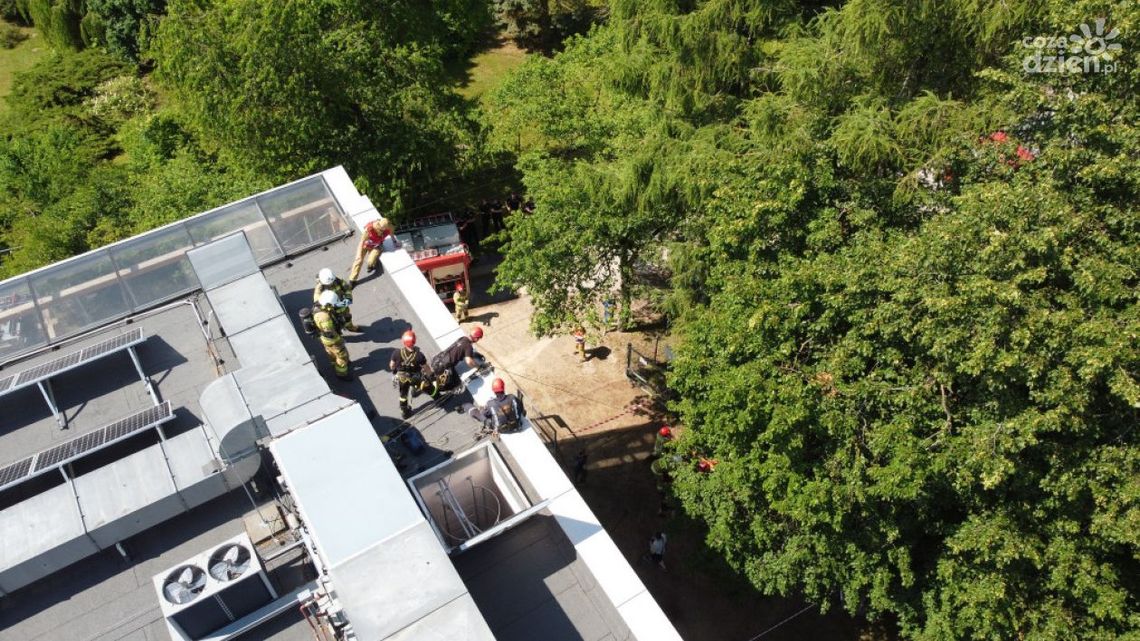 Ćwiczenia pożarnicze w Podzamczu Chęcińskim Ćwiczenia pożarnicze w Podzamczu Chęcińskim
