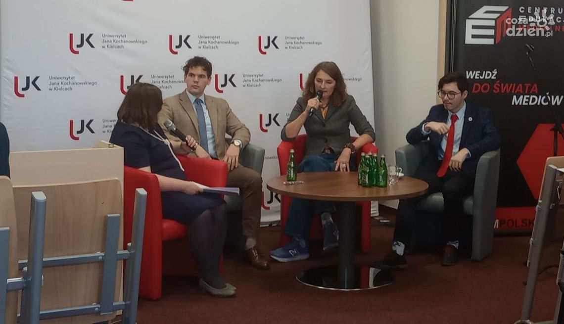 #CYFROWErozmowy: weryfikacja w dobie (dez)informacji #CYFROWErozmowy: weryfikacja w dobie (dez)informacji