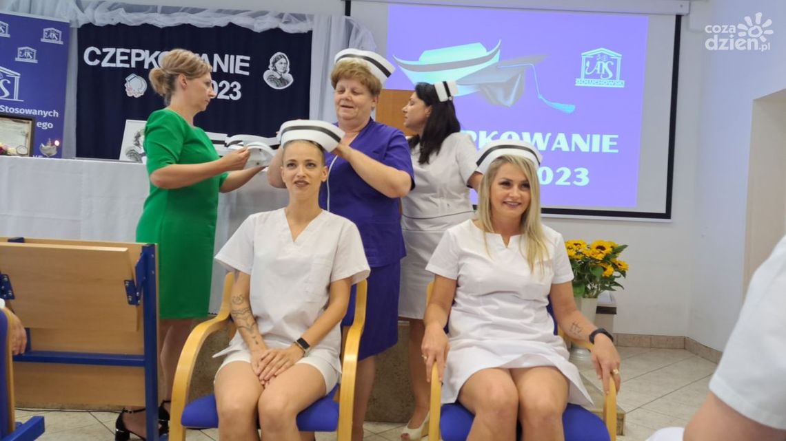 "Czepkowanie" ostrowieckich pielęgniarek "Czepkowanie" ostrowieckich pielęgniarek