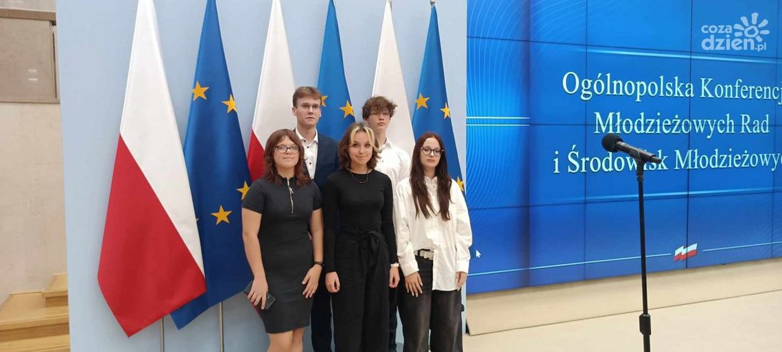 Członkowie Młodzieżowej Rady Gminy Górno na konferencji w Warszawie Członkowie Młodzieżowej Rady Gminy Górno na konferencji w Warszawie