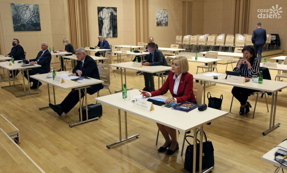 Czy znaczenie kart w tajnym głosowaniu jest złamaniem prawa? Czy znaczenie kart w tajnym głosowaniu jest złamaniem prawa?