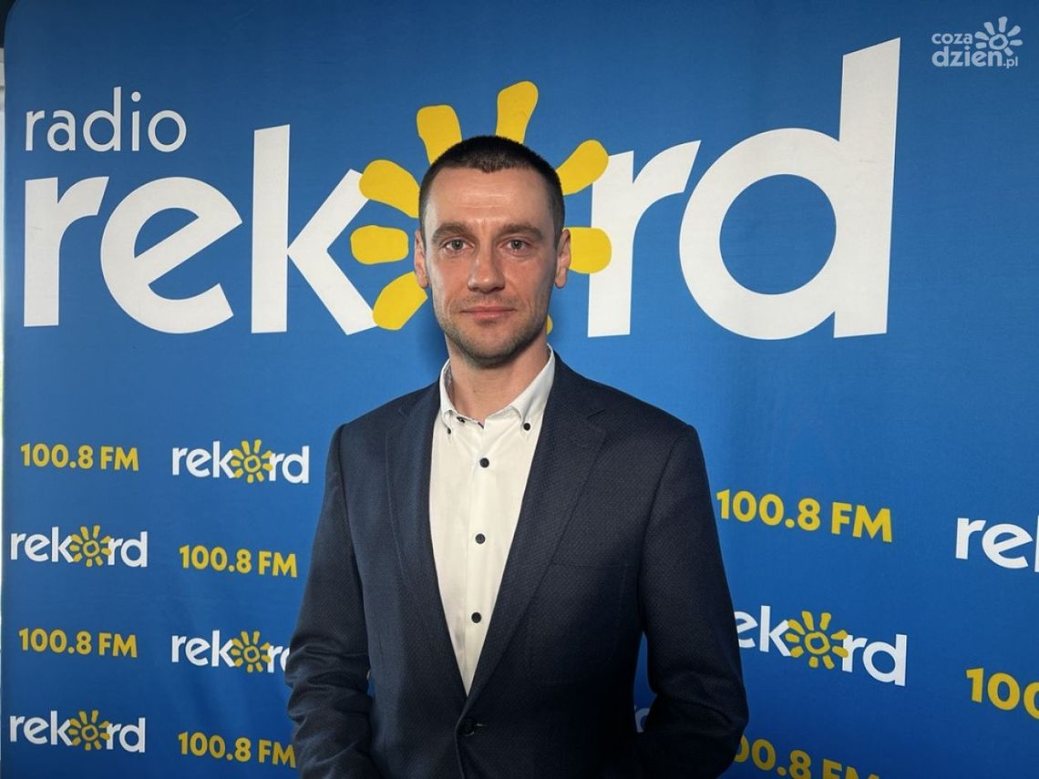 D. Lewicki: Sławomir Mentzen jako jedyny odwiedzi wszystkie powiaty w Polsce