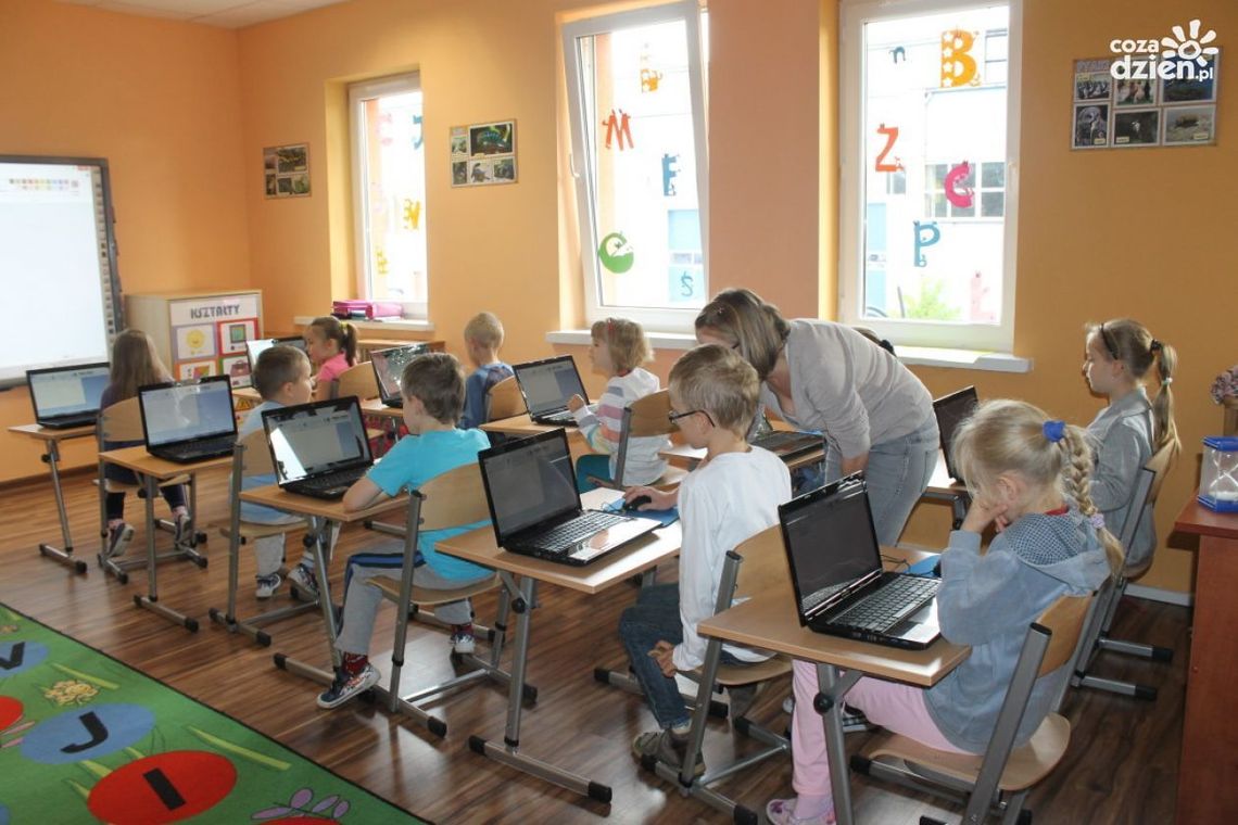Darmowe laptopy trafiają do uczniów szkół podstawowych ze świętokrzyskiego
