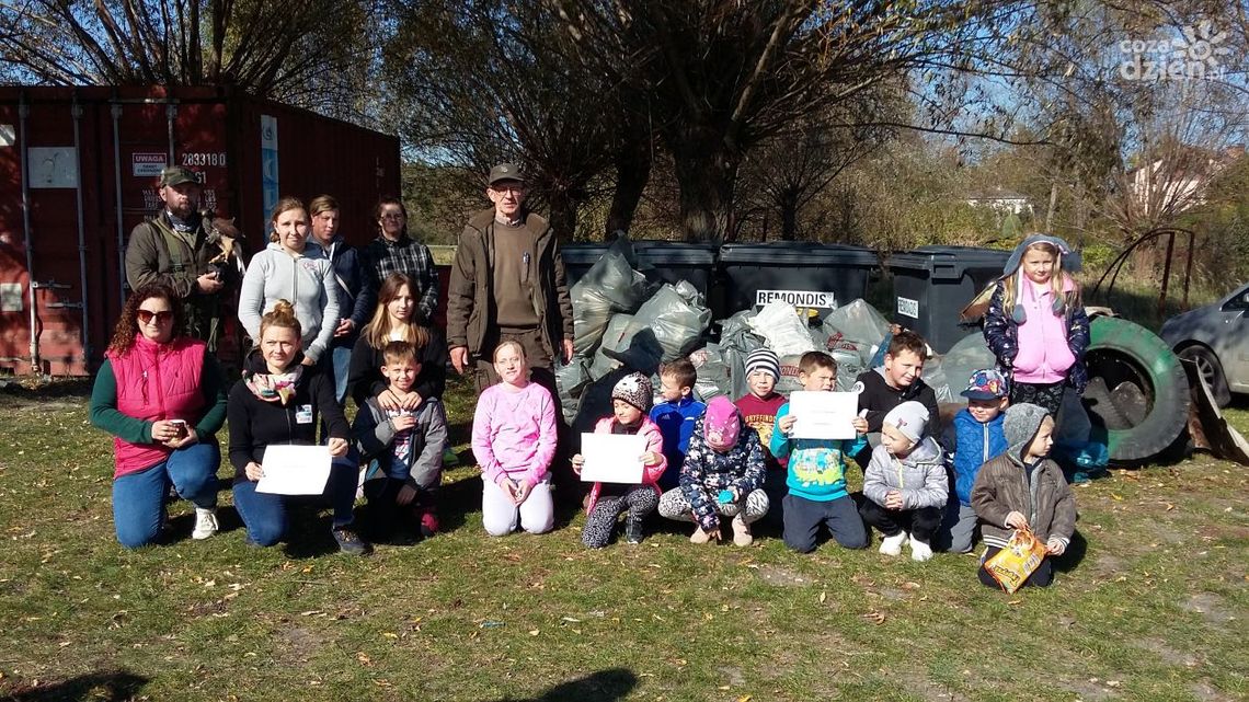 Dawid Dwojak: Matka Natura sama się nie oczyści, jeżeli jej nie pomożemy to utoniemy w śmieciach. Dawid Dwojak: Matka Natura sama się nie oczyści, jeżeli jej nie pomożemy to utoniemy w śmieciach.